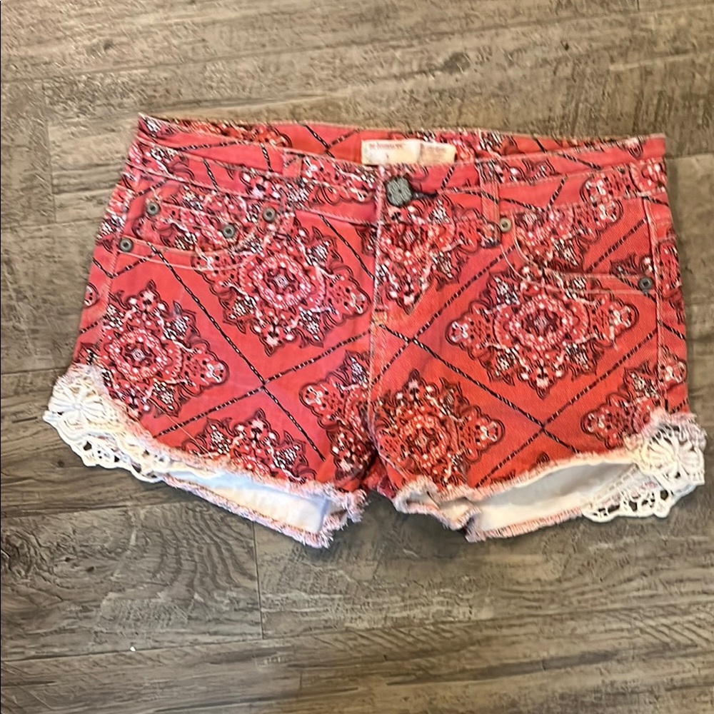 No boundaries Shorts